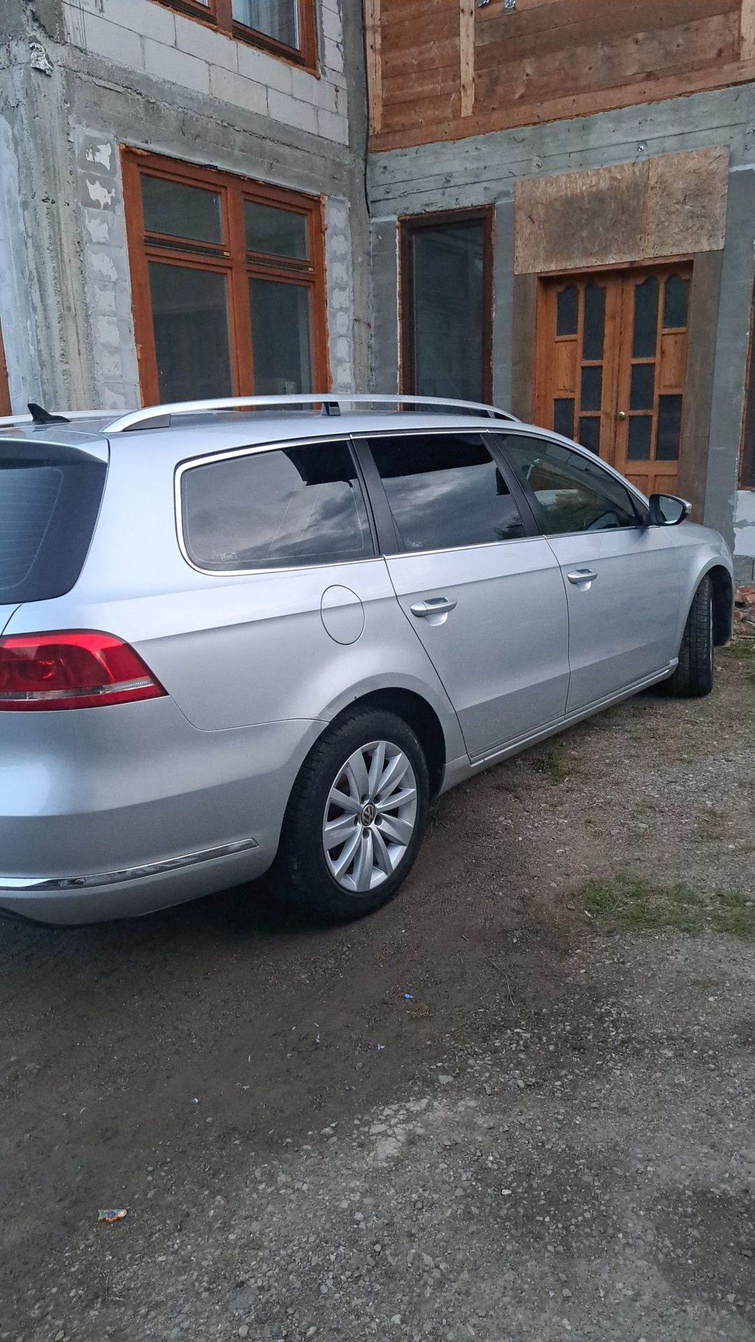 Volkswagen Passat variant B7 comfortline 2.0 tdi Suceava • OLX.ro