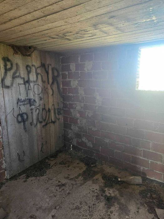 Двуетажна къща за довършване в село Филаделфи, Гърция