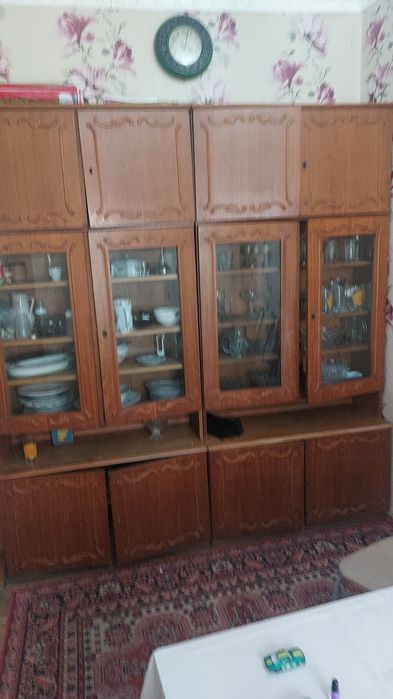 Отдам даром стенку самовывоз.район Волгоданской.