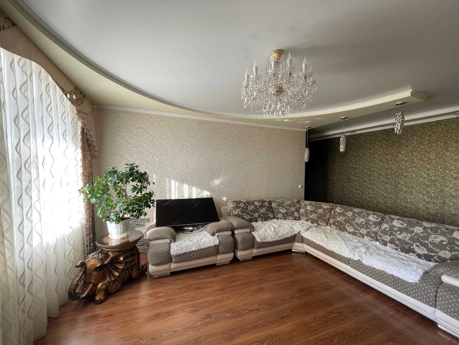 2х комн. кв.  78 кв. м.  2011 года с мебелью район ДБС