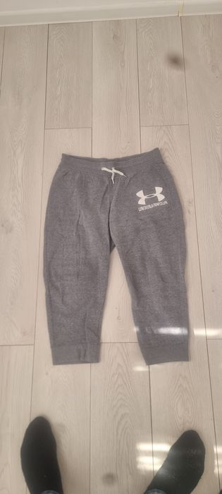 Pantaloni dama under armour trei sferturi