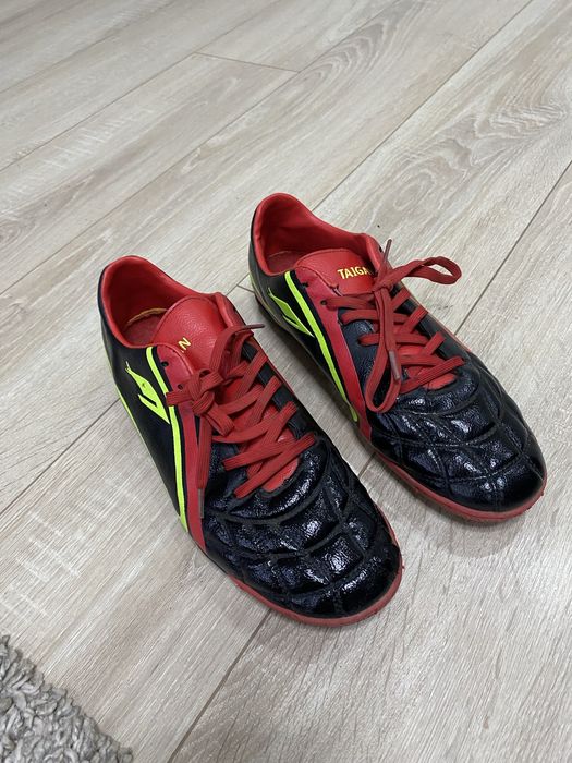 Футбольные бутсы