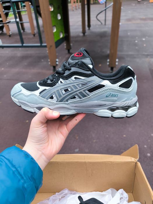 Кроссовки ASICS 42 р-р