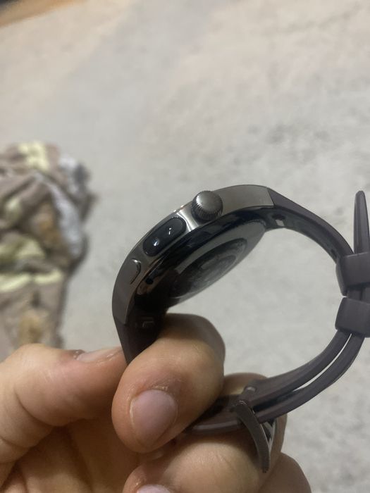 Смарт-часы HUAWEI Watch 5 ,