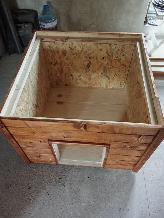 Кучешка къща колиба