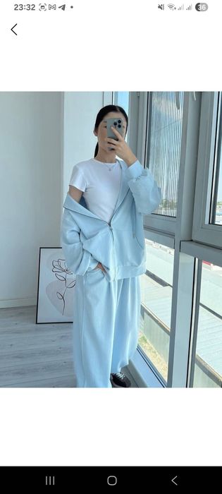 Ayollar uchun overlays sport kastyumi