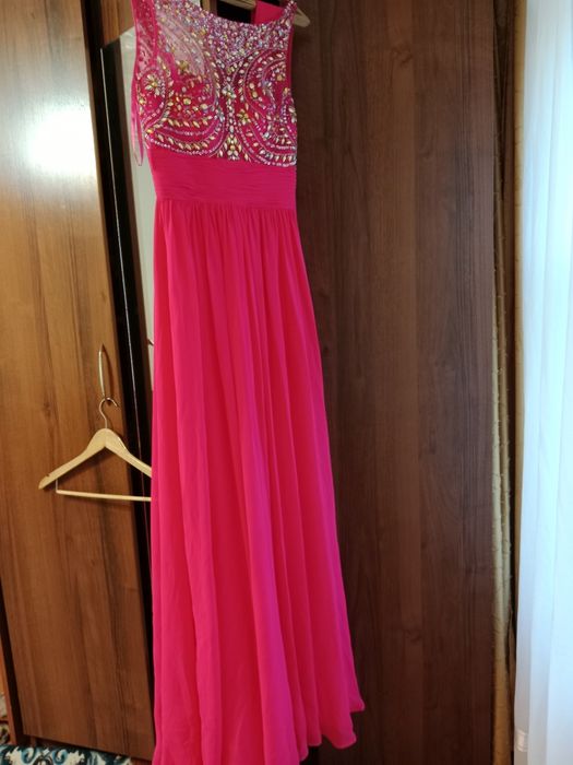 Продам платье цена 10000