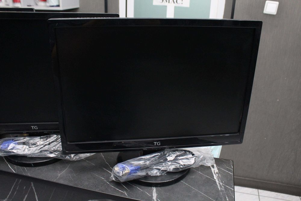 Монитор 19 TG+VGA Кабель