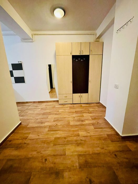 Închiriez garsoniera militari 42 mp