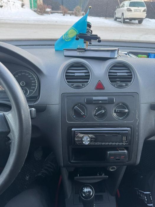 Продам Volkswagen caddy 2013