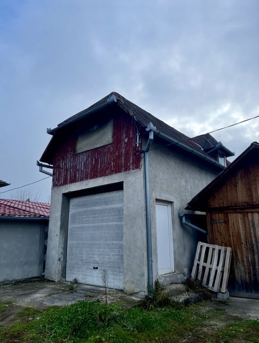 Clădire P+1 – 96 mp | Zonă centrală Ștei | Ideal investiție