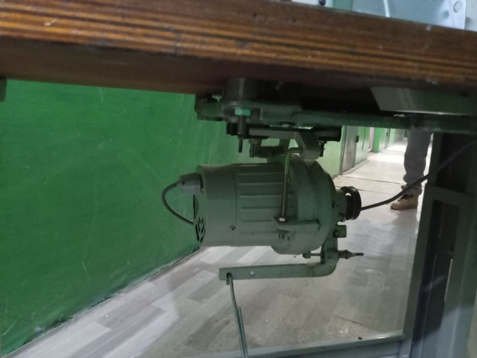 Продам оверлок бу