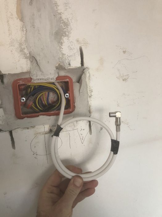 Electrician,execut lucrari de refacere instalatie electrica