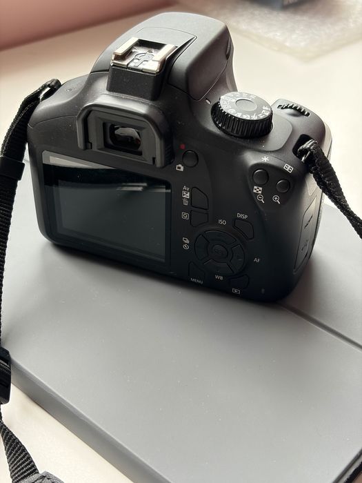 Canon eos 4000D, фотоапарат