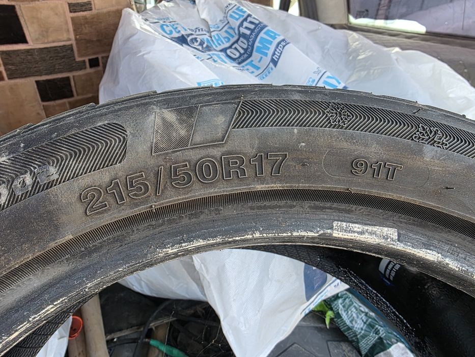 Шина 215/50/R17.