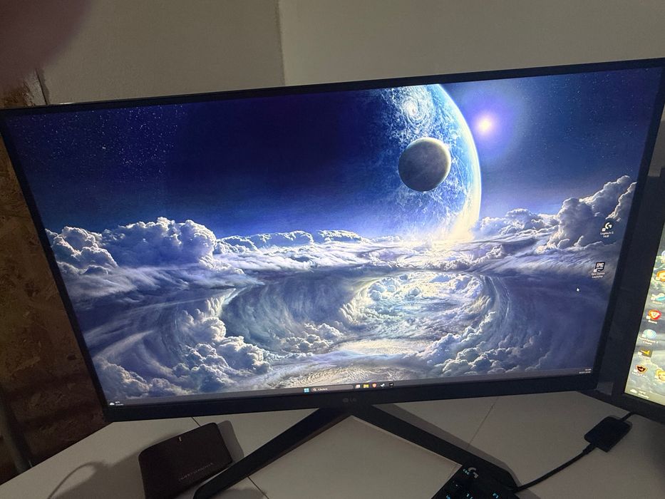 Monitor LG cu rezoluția 2k