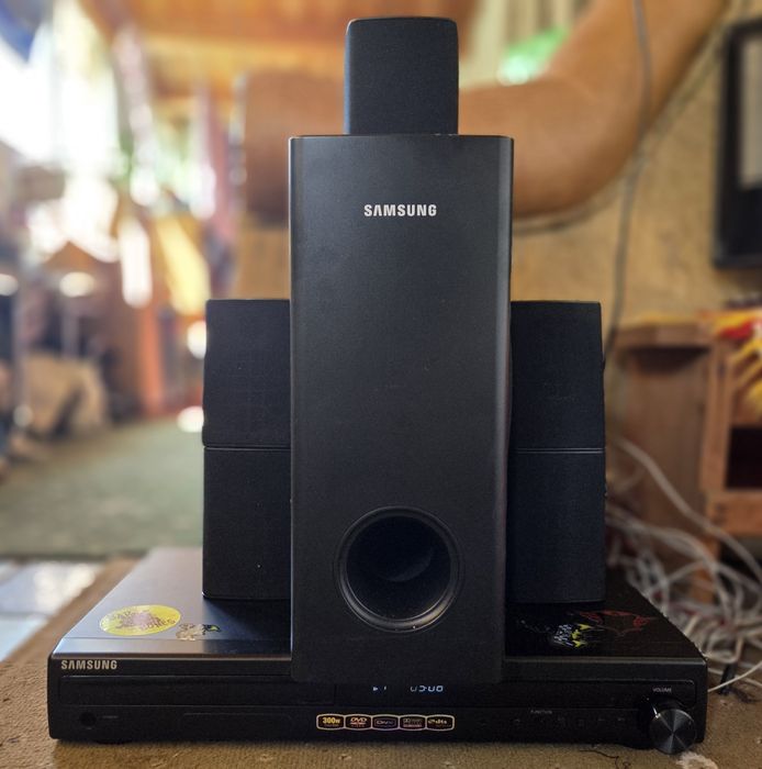 Sistem Home Cinema 5.1 Samsung HT-Z110 – 300W, Dolby & DTS, Stare Foarte bunã