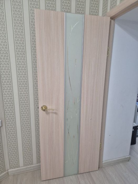 Двери межкомнатные 4 штуки