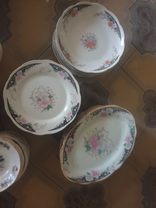 Срочно продаются тарелки для дома яна куп нарсалар бор