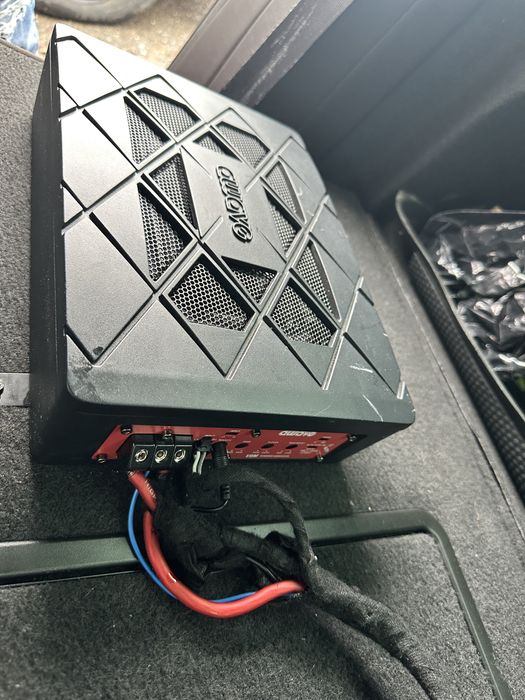 Subwoofer auto activ Awave V9M