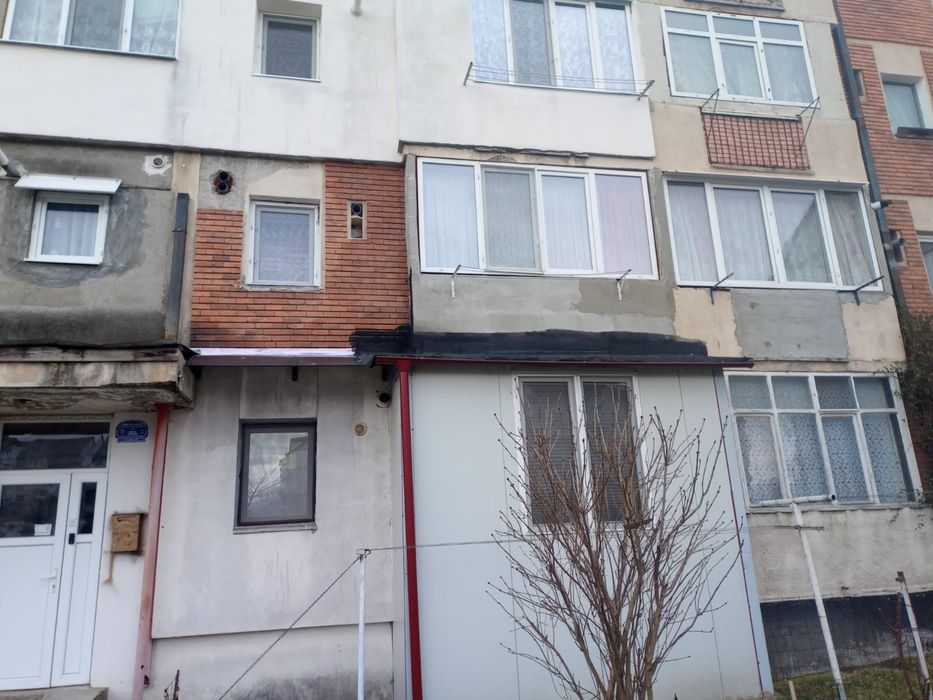 GARSONIERĂ de vânzare.