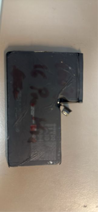 Baterie iPhone 16 pro max 100% viata