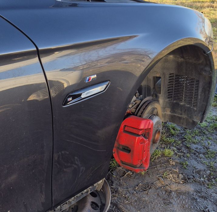 Aripa dreapta bmw seria 5 f10 f11 cod culoare A90 2012