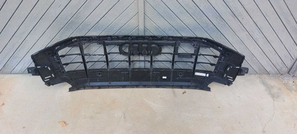 Решетка/маска за Audi Q8
