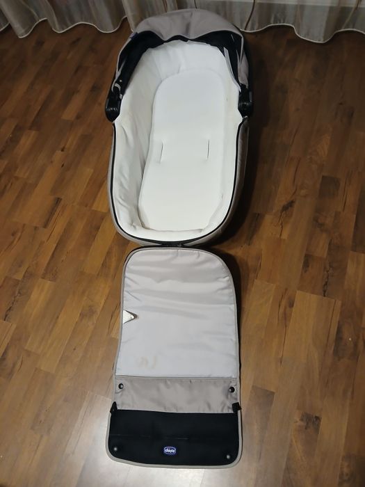 Carucior, Chicco Activ3, gri, 3 roti, cadru din aluminiu, greutate maxima 22kg