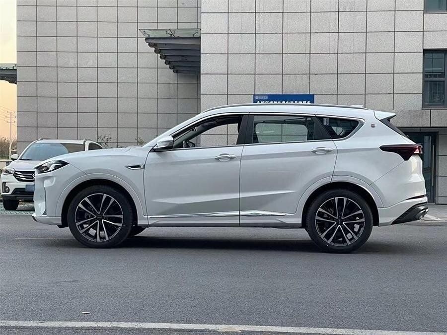 Jetour x70 plus Luxury 1,6 Сотилади