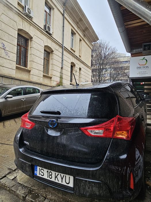 Toyota Auris 1.8 Benzină, Hibrid