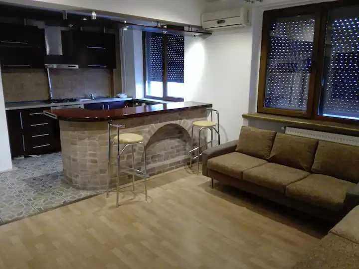 Închiriez apartament ultracentral ultramodern