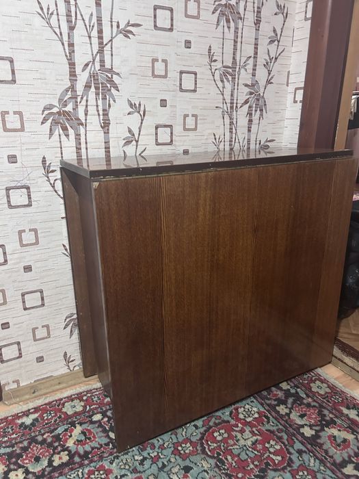 Продам стол книжка