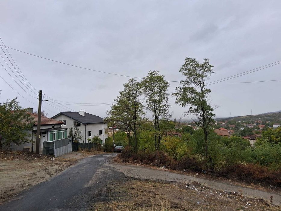 Продавам урегулиран поземлен имот (УПИ]