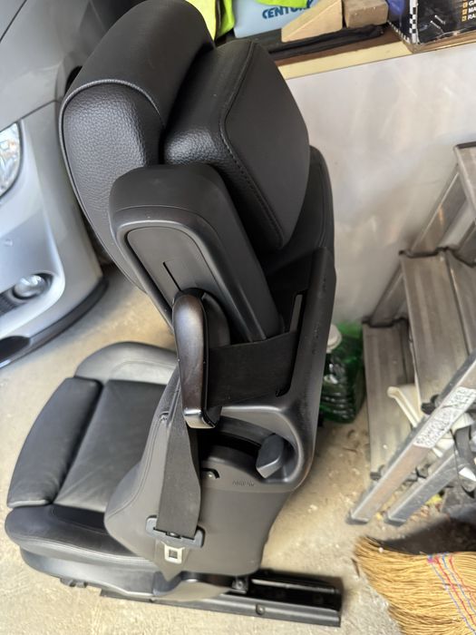 Предни седалки Bmw E93.