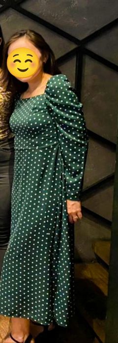 Продам 4 платья, праздничные, в хорошем состоянии.