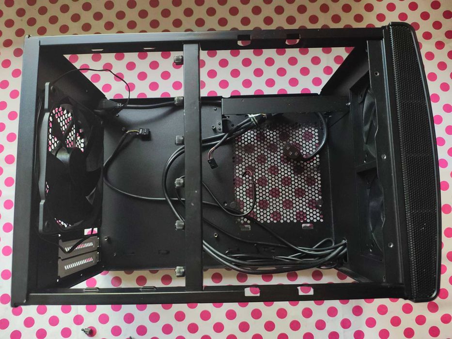Carcasa PC Fractal Design Node 304 black.