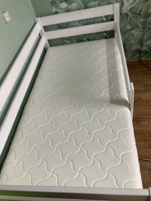 Продам детскую кроватку