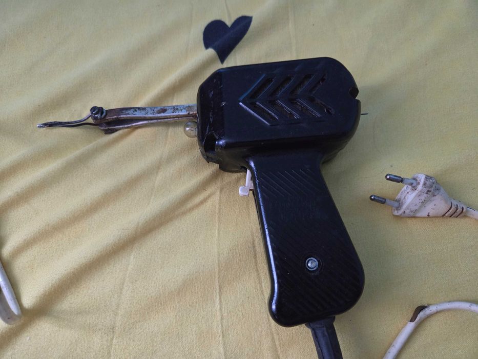 Pistol lipit romanesc defect