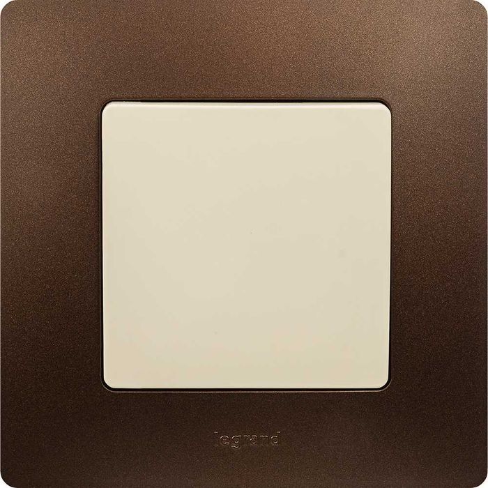 Розетки, выключатели. Legrand Etika. Слоновая кость. Распродажа