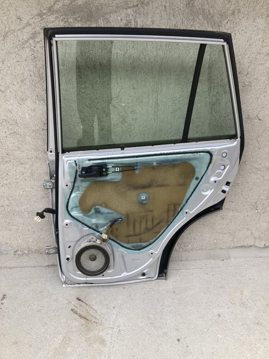 Задна дясна врата за тойота рав4/toyota rav4 00-05г