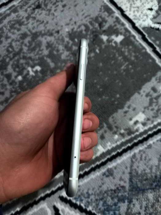 iPhone 11 ni ozi ideyal holda