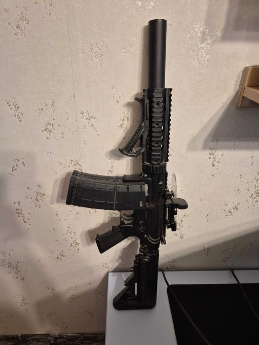 Airsoft AR,Pistol,BBs,Speedloader,others