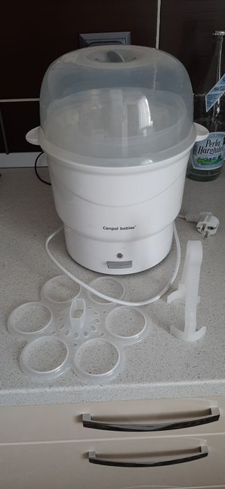 Sterilizator electric cu aburi