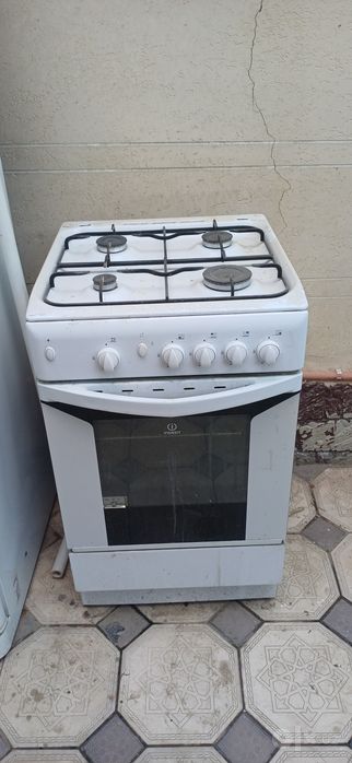 Газовая плита продаётся.
