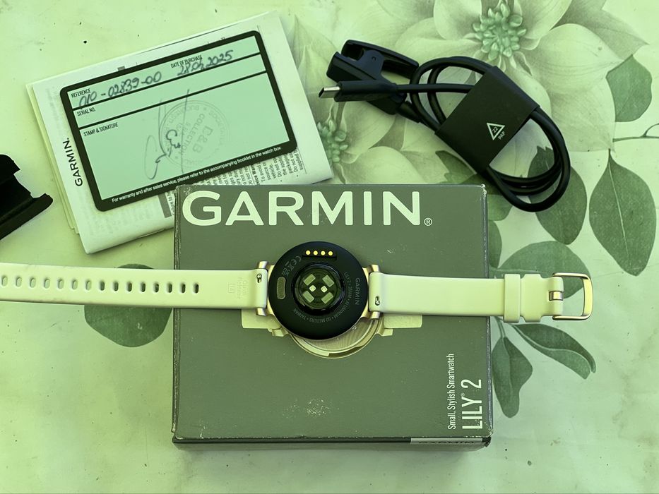 Smartwatch Garmin Lily 2 Active Curea de silicon Alb