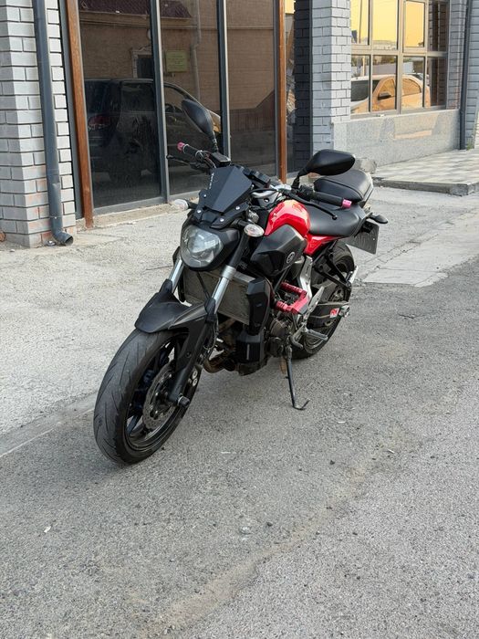 Yamaha mt 07 moto