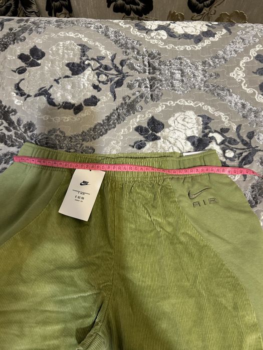 Pantaloni raiat Nike M si L