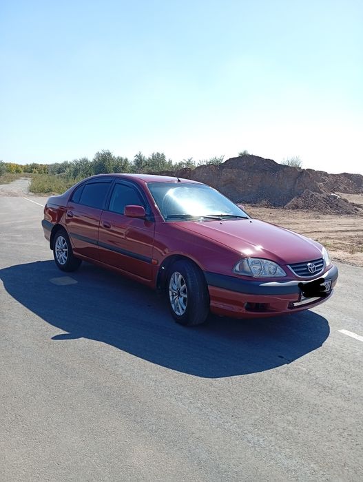 Продам машину Авенсис