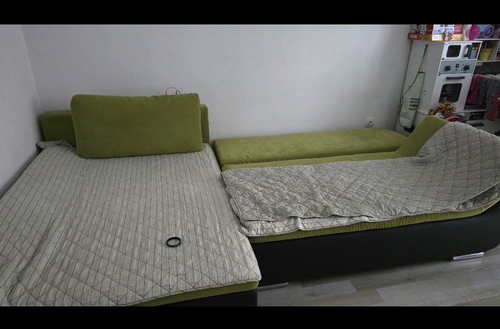 Vând canapea extensibilă living